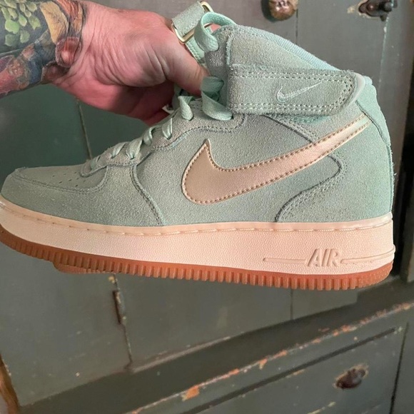 SOLD Mint Green Nike Air Force 1 High Tops - Picture 4 of 4